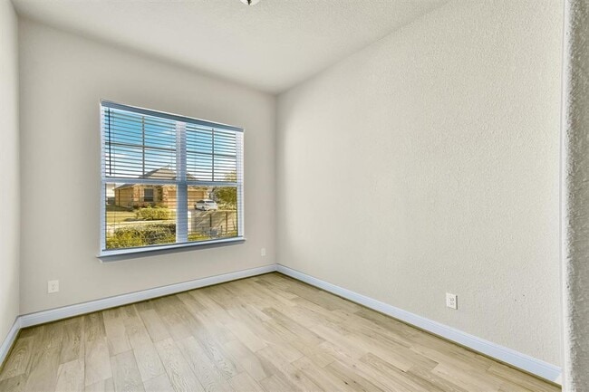 Building Photo - 505 Faith Dr