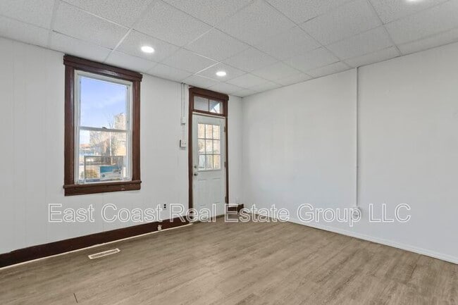 Building Photo - 218 N College St