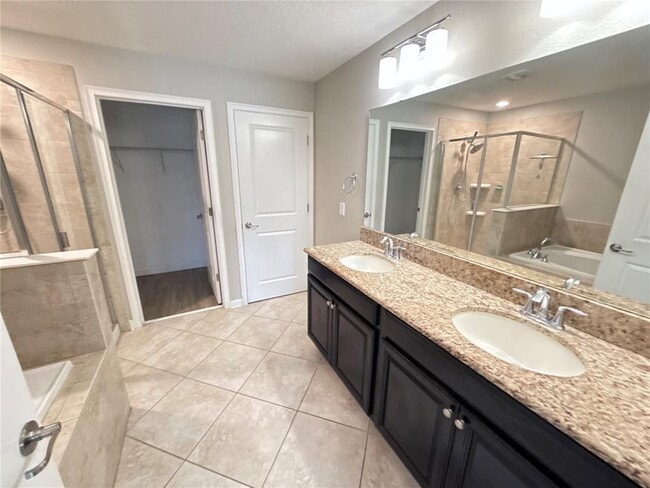 Building Photo - 15246 Harrington Cove Dr