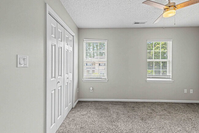 Building Photo - 103 Meadowbrook Ln