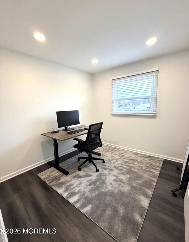 Building Photo - 2133 Bridge Ave