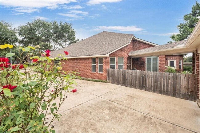 Building Photo - 2711 Sica Hollow Ln