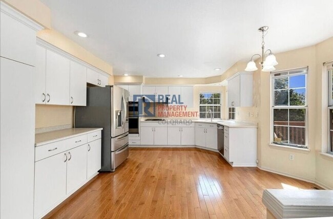 Building Photo - 10010 Irving St