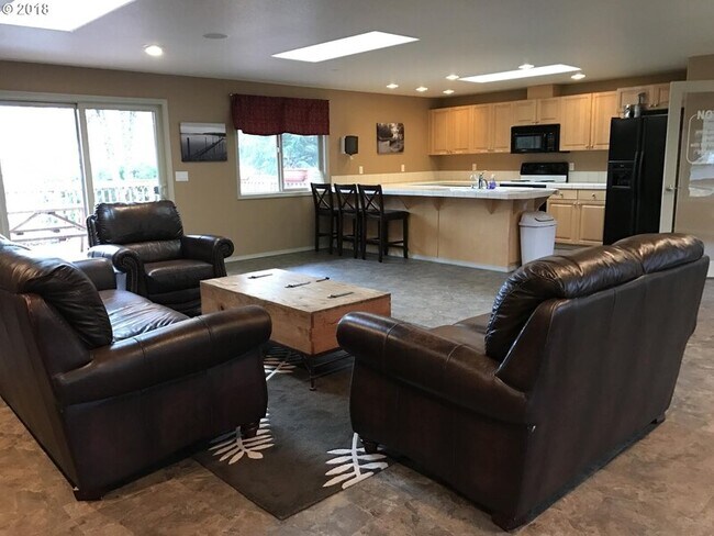 Building Photo - 5408 P St