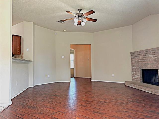 Building Photo - 9805 Nixon Dr