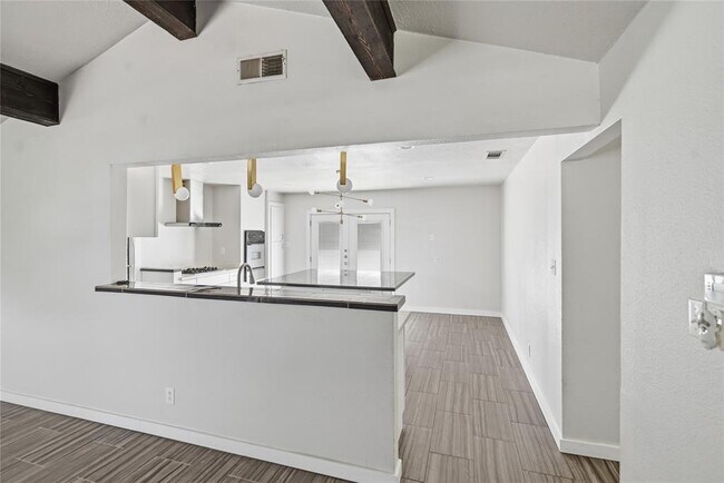 Building Photo - 5503 Basswood Ln