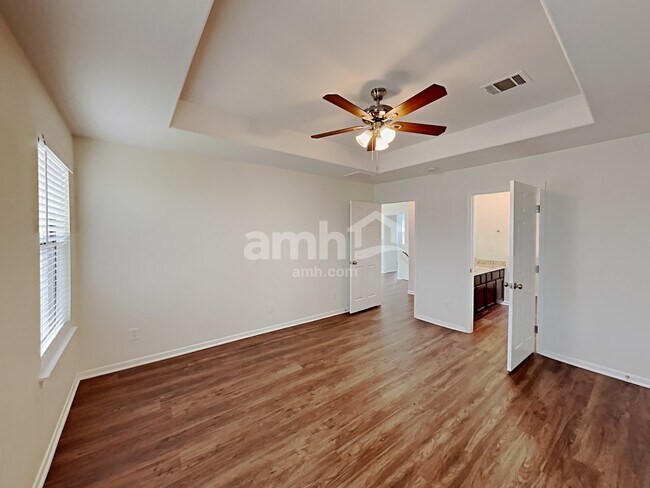 Building Photo - 18226 Amalfi Coast Dr