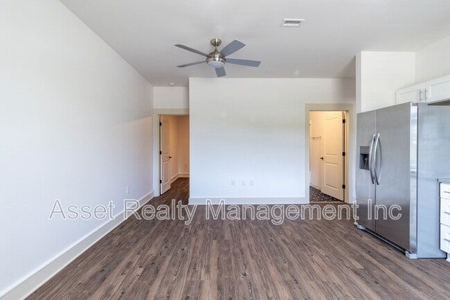 Building Photo - 1120 Franck St