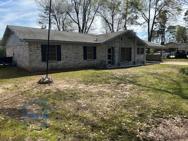 Building Photo - 1025 Crestview Dr S