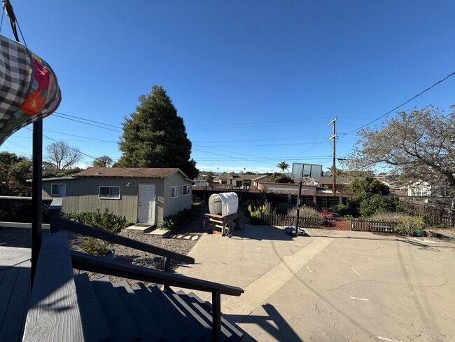 Building Photo - Stunning Fully Furnished 3 Bed-3 Bath Home with Den - Over 2300 Sq Ft.