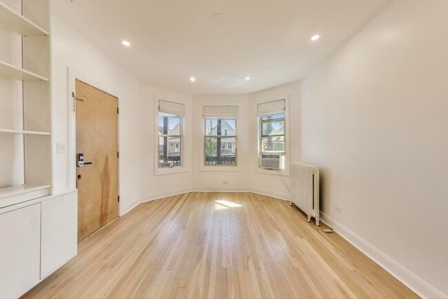 Building Photo - 2312 N Kedvale Ave