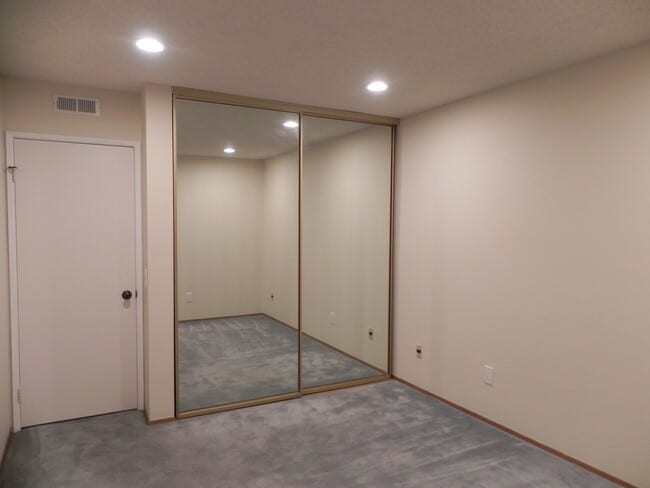 Building Photo - 4 Bed/2.5 Bath Spacious Two Story Home at ...