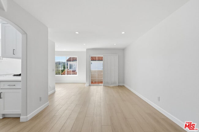 Building Photo - 359 Westlake Vista Ln