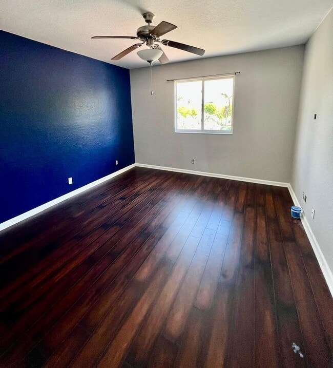Building Photo - 2072 Oakhurst Way