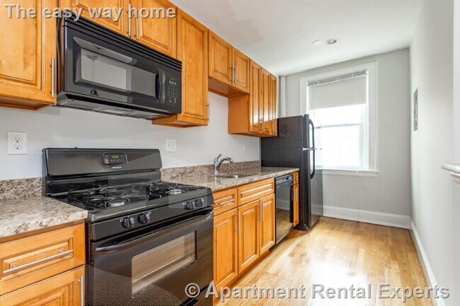Building Photo - 136 Highland Ave