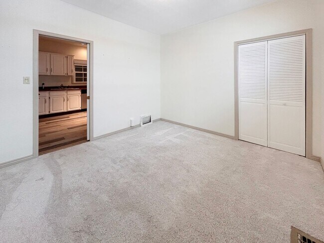 Building Photo - $0 DEPOSIT OPTION. CHARMING 3 BEDROOM WITH FENCED IN YARD AND DETACHED GARAGE IN DENVER'S BERKELE...