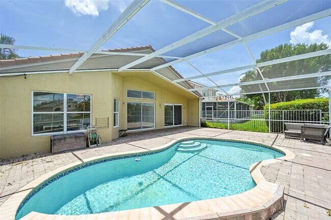 Building Photo - 16417 Sapphire Pl