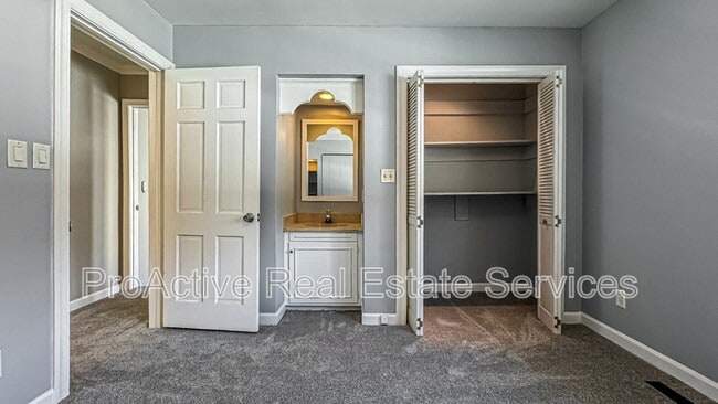 Building Photo - 5100 Shenstone Dr