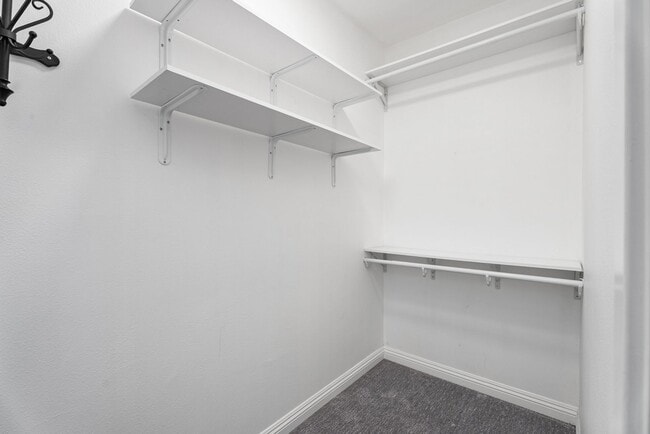 Building Photo - Charming, Light-Filled 2-Bed / 2.5-Bath Townhome with Private Yard & Garage Parking