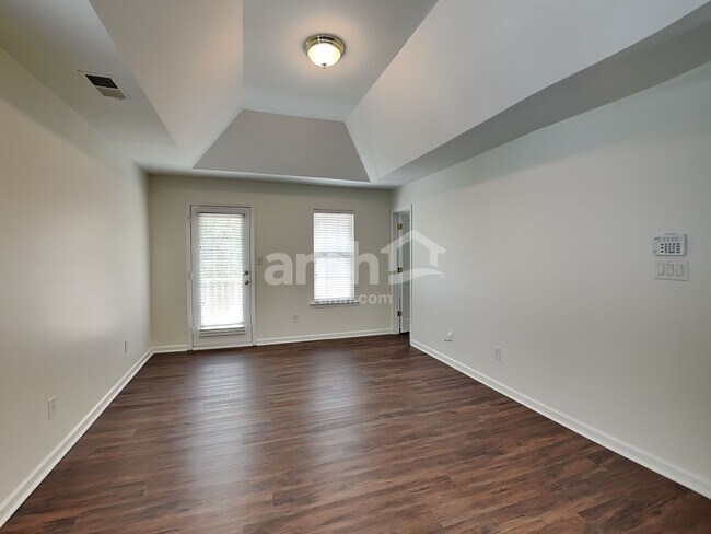 Building Photo - 512 Grantham Ln