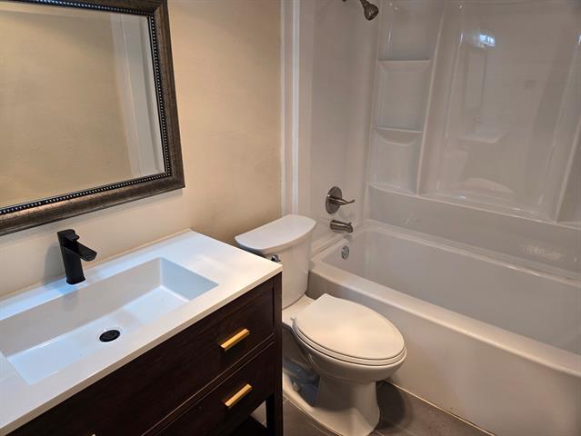 Building Photo - 2015 Warnford Pl