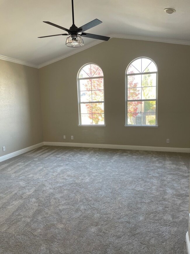 Building Photo - BEAUTIFUL 2-STORY HOME WITH POOL & 3 CAR GARAGE IN ROCKLIN!