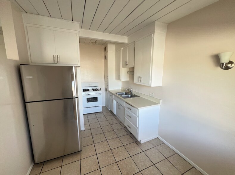 Building Photo - 11842 Venice Blvd.