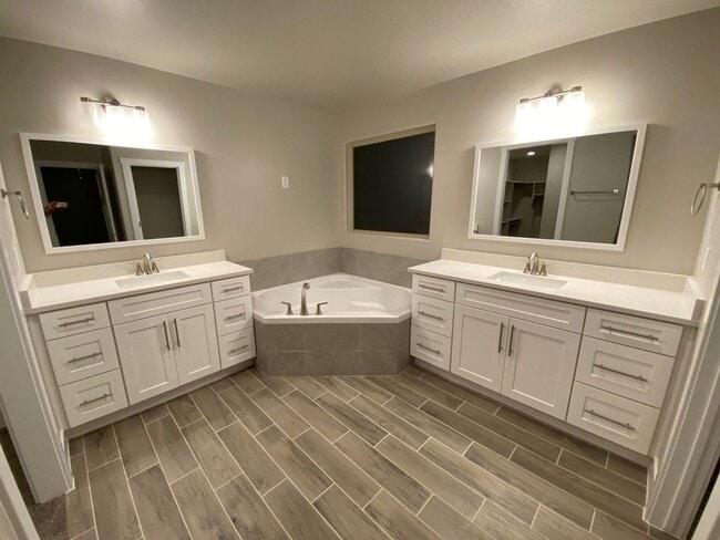 Building Photo - Wonderful 3 Bedroom Townhome. Water, sewer and garbage included.