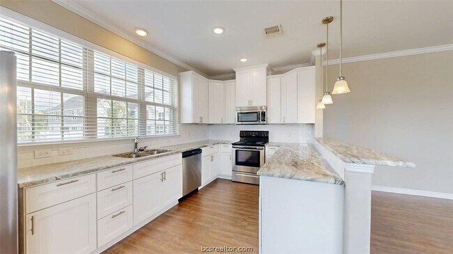 Building Photo - 2139 Big River St