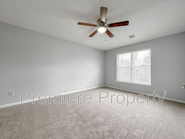 Building Photo - 11103 NW Player Dr