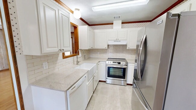 Building Photo - 497 High Hope Rd