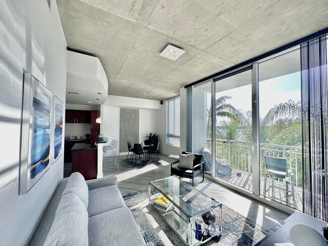 Building Photo - 300 S Australian Ave