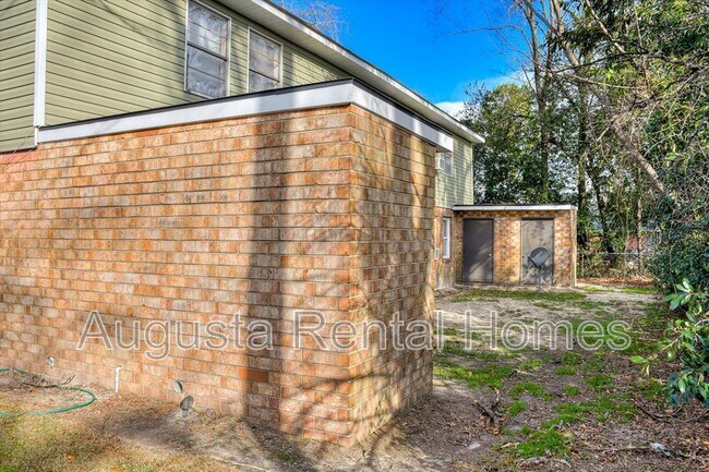 Building Photo - 329 Verdery Dr