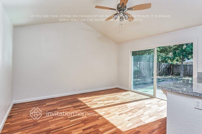 Building Photo - 413 Royal Oaks Dr