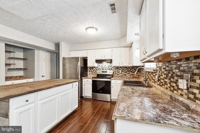 Building Photo - 4549 Natahala Dr