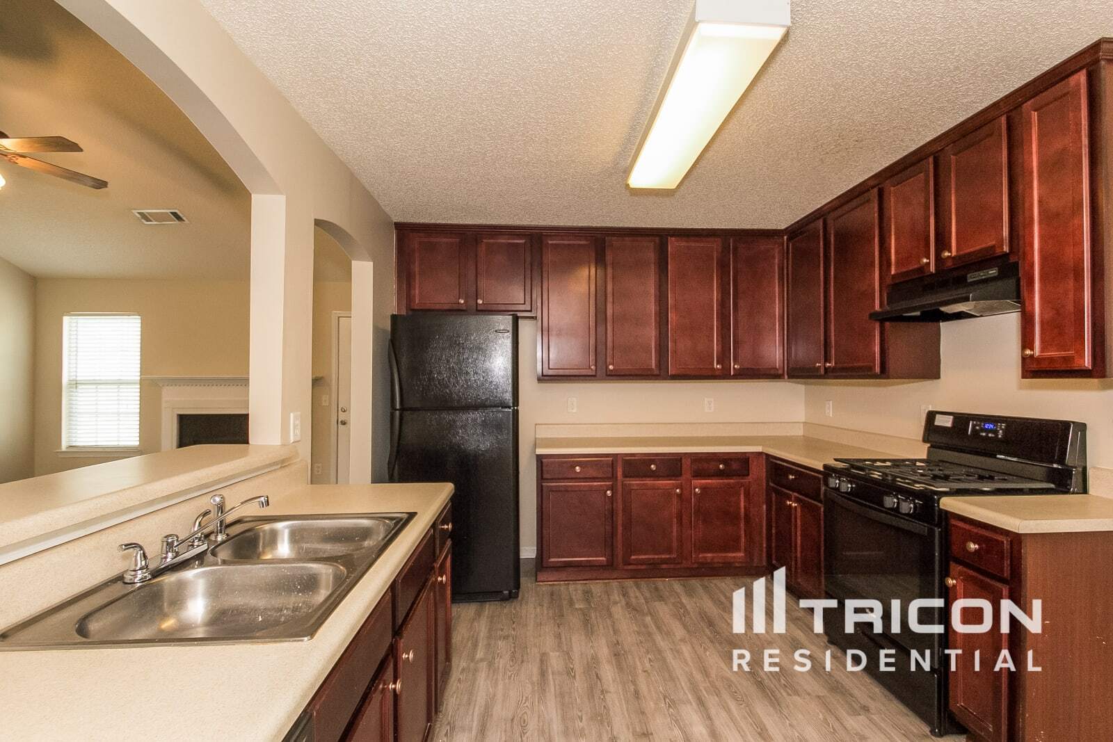 Building Photo - 4991 Larkspur Ln