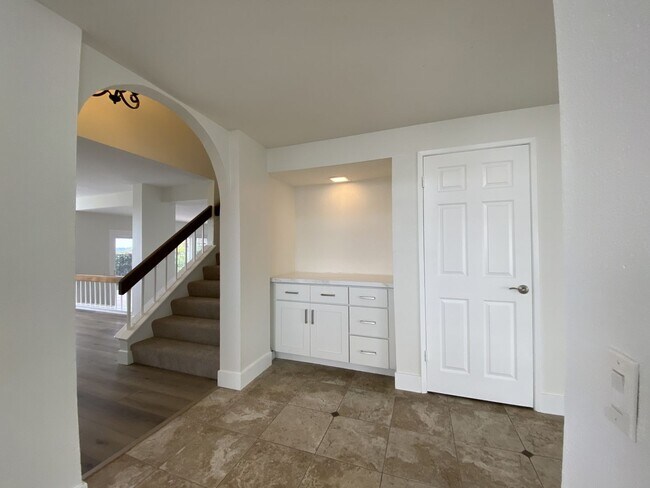 Building Photo - Spacious Home in La Costa with Nice View!!