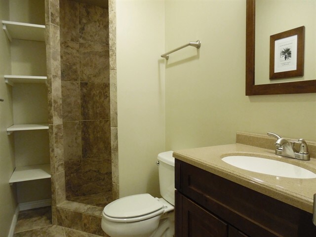 Building Photo - 1205 Princes Cir