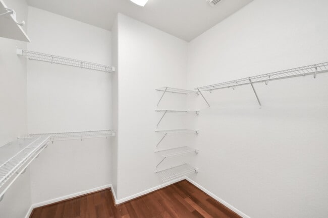 Building Photo - 2412 Appian Way