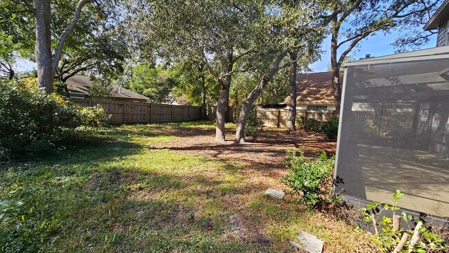 Building Photo - 406 Parkwood Pl