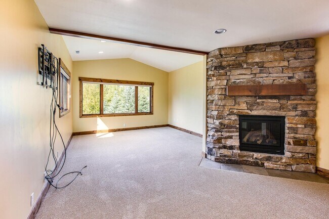 Building Photo - 2689 Holiday Ranch Loop Rd