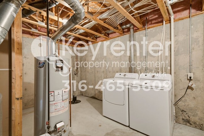 Building Photo - 827 S Sunset Cir
