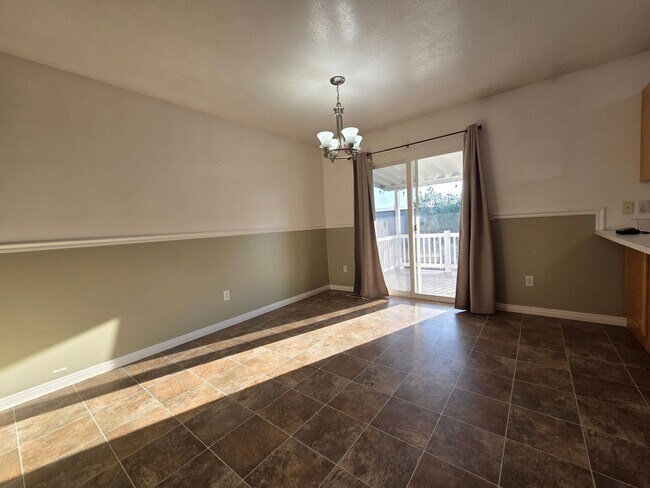 Building Photo - Charming Home in Woods Cross - Ready To Move!