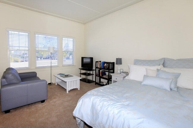 Living Room - Sample furniture - 1261 Prospect St