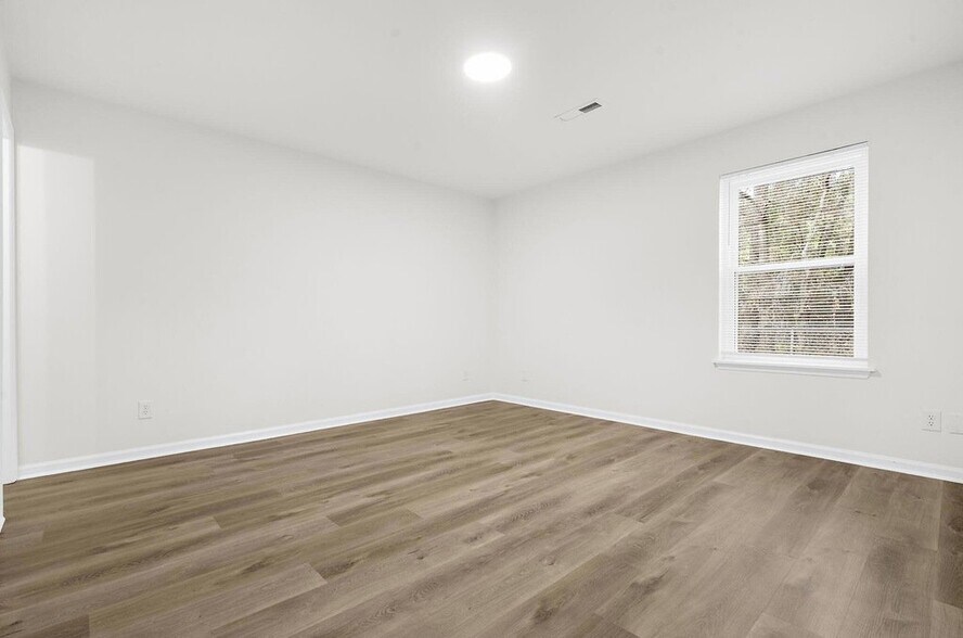 Building Photo - 127 Cedar Grove Dr