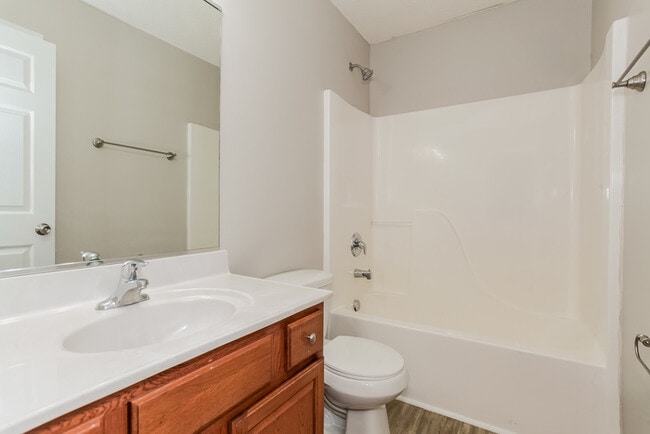 Building Photo - 382 Gatewood Ct