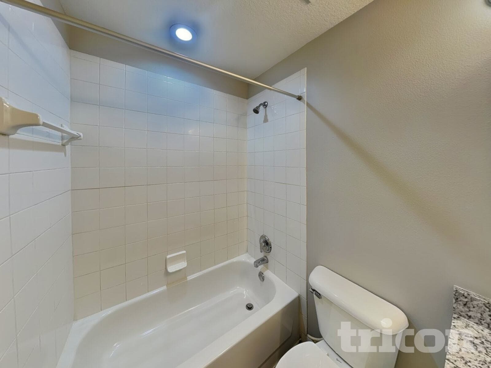 Building Photo - 1090 3rd Ave