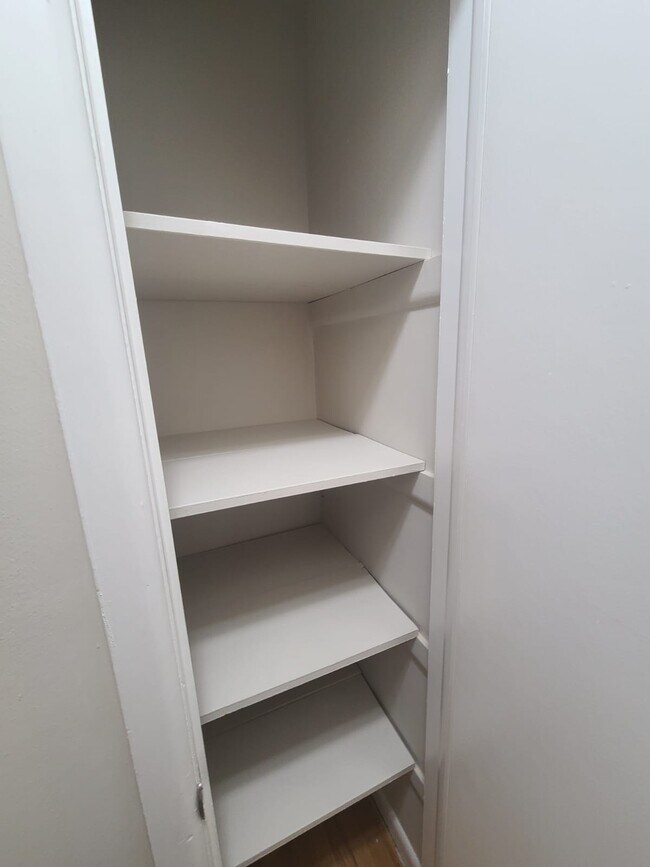 Building Photo - 534 Church Rd