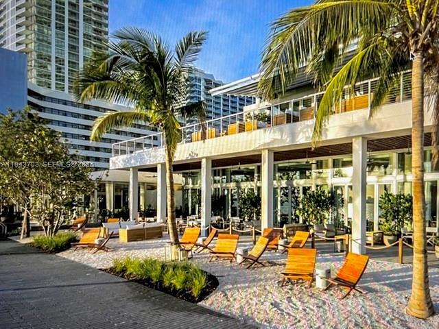 Building Photo - 480 NE 31st St