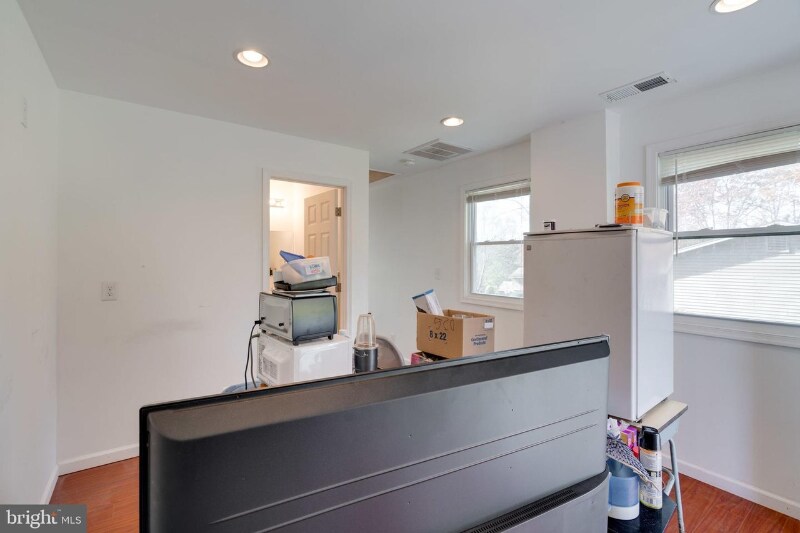 Building Photo - 2512 Linwood Ln